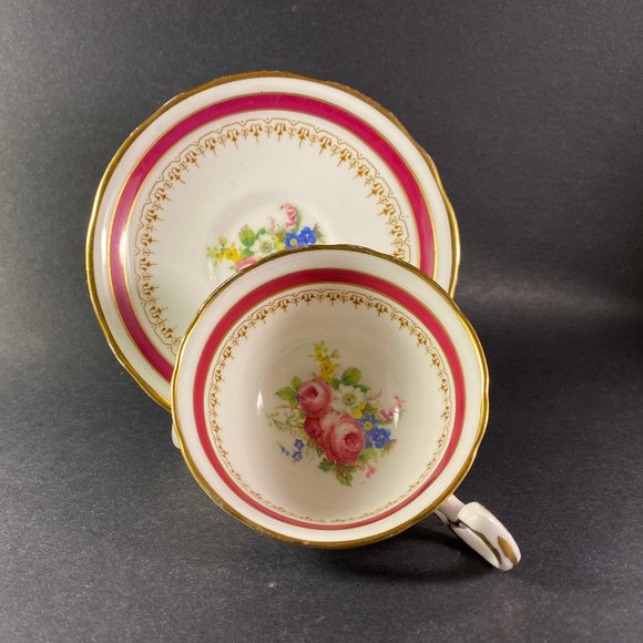 Vintage Royal Stafford bone china with floating roses teacup and saucer - Picture 1 of 10